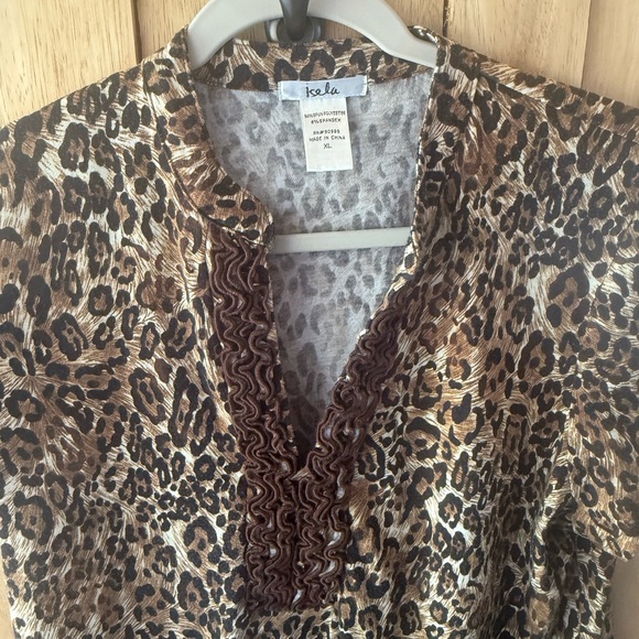 Women's Leopard Print Top - Picture 2 of 5